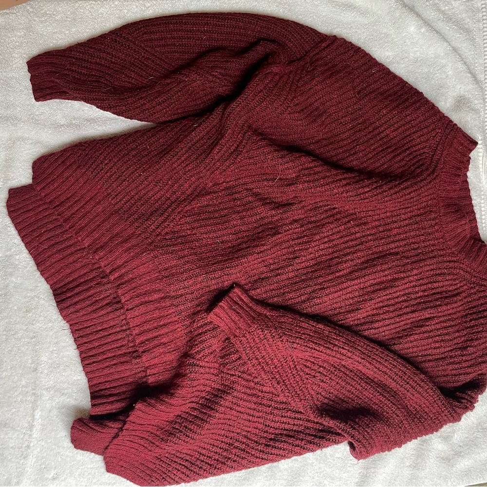 American Eagle Crimson knit sweater 🦅♥️